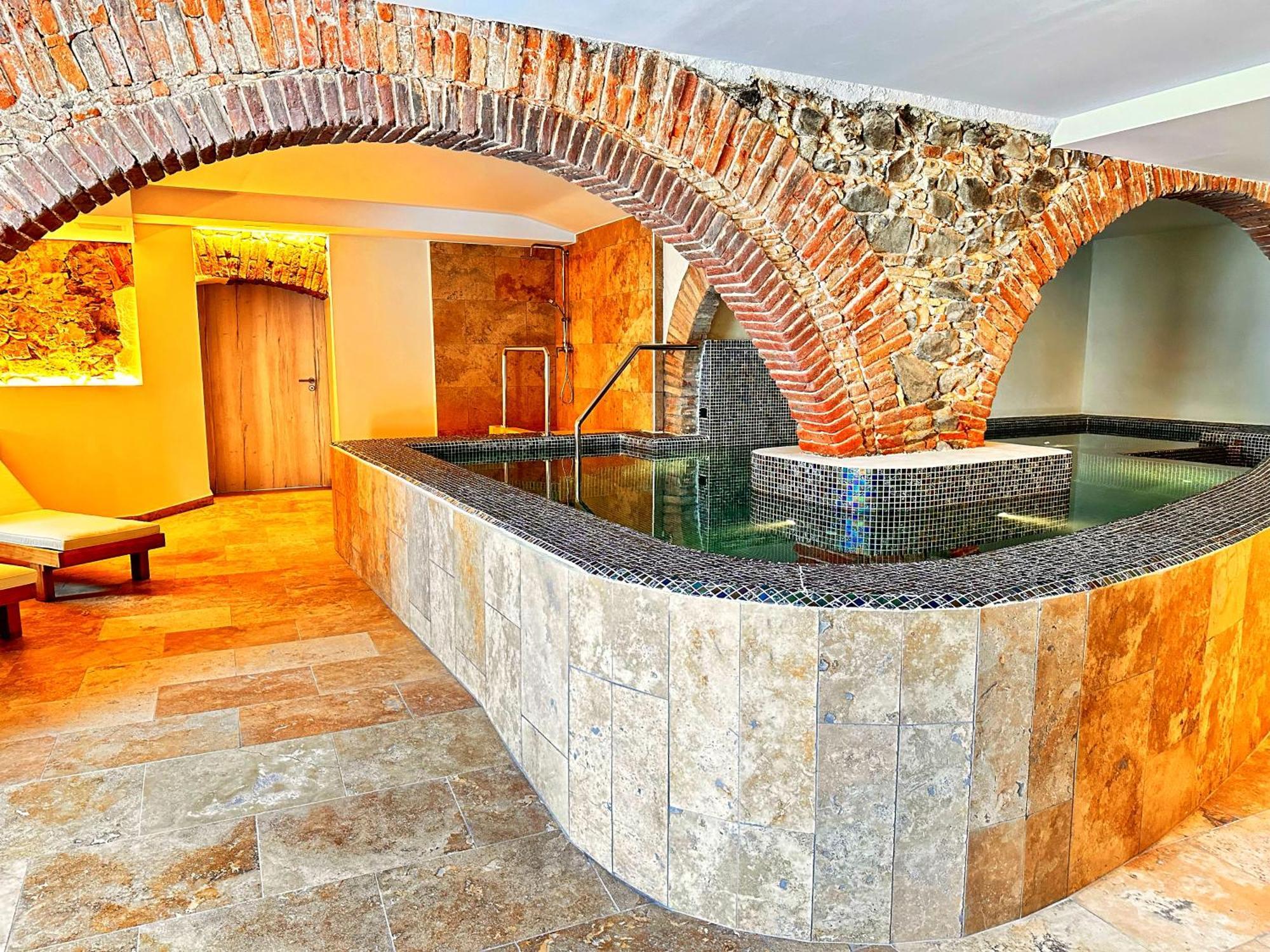 Boutique Hotel Comtal Empuries Roses Ngoại thất bức ảnh