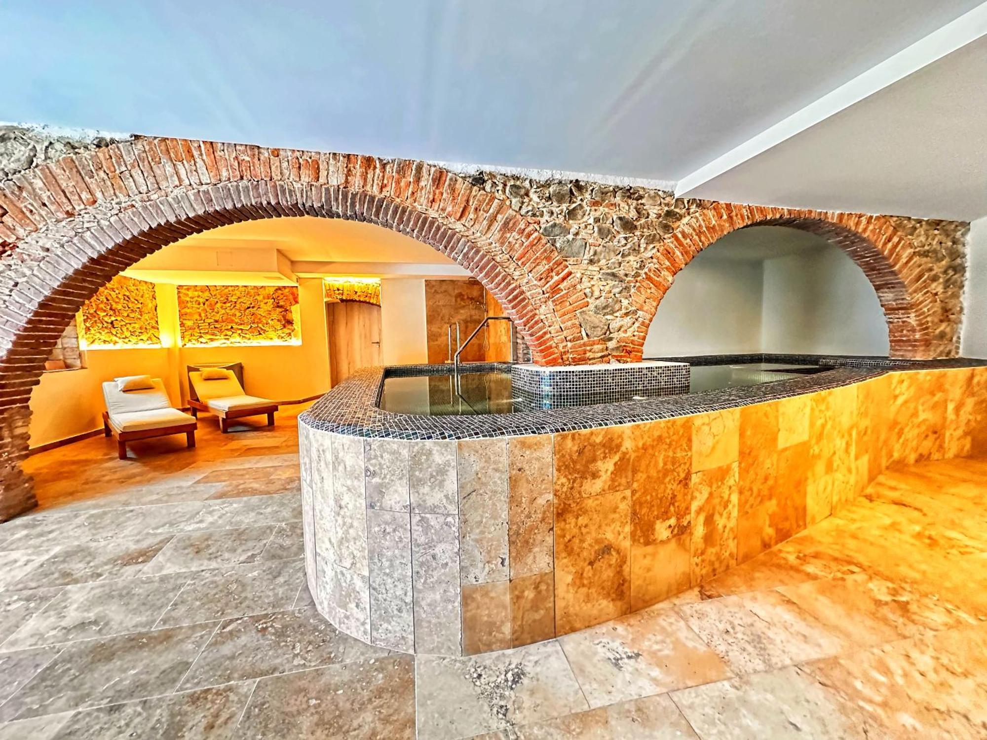 Boutique Hotel Comtal Empuries Roses Ngoại thất bức ảnh